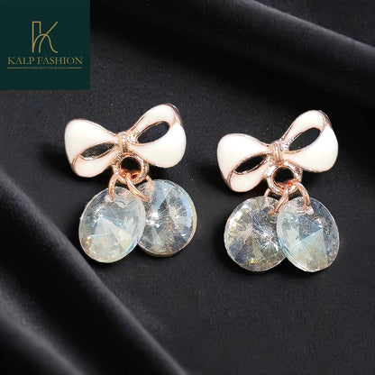 Pretty bow earrings with stone